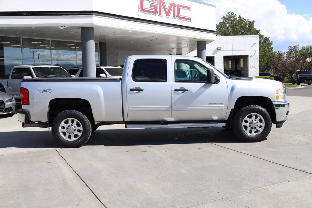 Used 2011 Chevrolet Silverado 3500 LT w/ Interior Plus Package AWD/4WD image 7