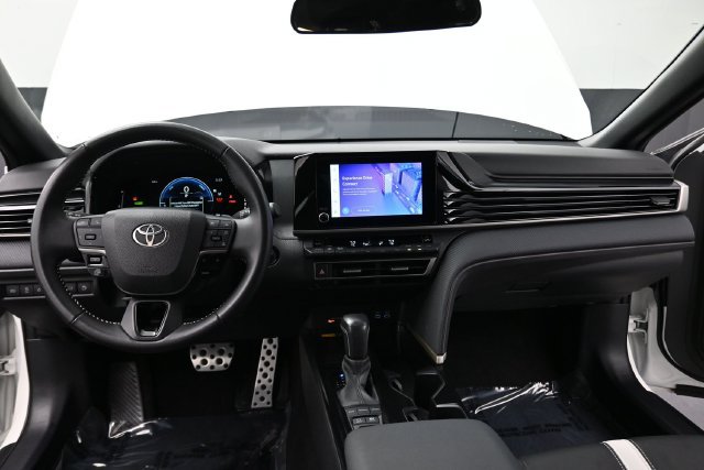 Used 2025 Toyota Camry SE FWD image 17