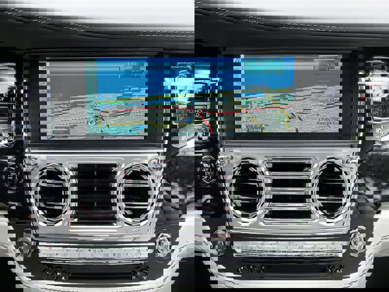 Used 2016 Rolls-Royce Wraith image 24