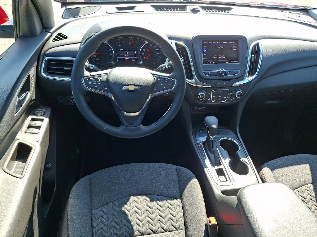 Used 2023 Chevrolet Equinox LT FWD image 2