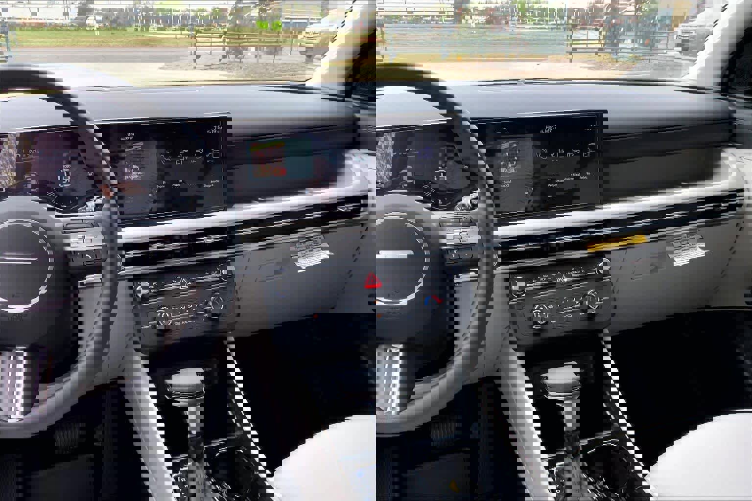 Used 2026 Hyundai Tucson SE image 7