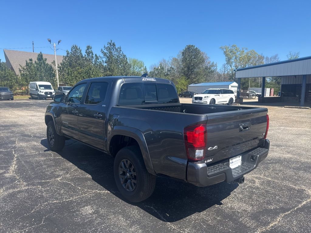 Used 2023 Toyota Tacoma SR5 w/ Technology Package AWD/4WD image 16