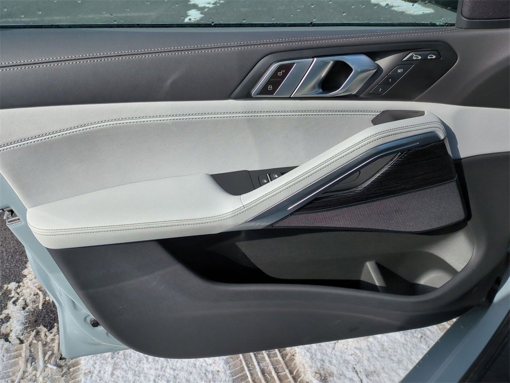 Certified 2024 BMW X6 xDrive40i w/ M Sport Professional Package image 7