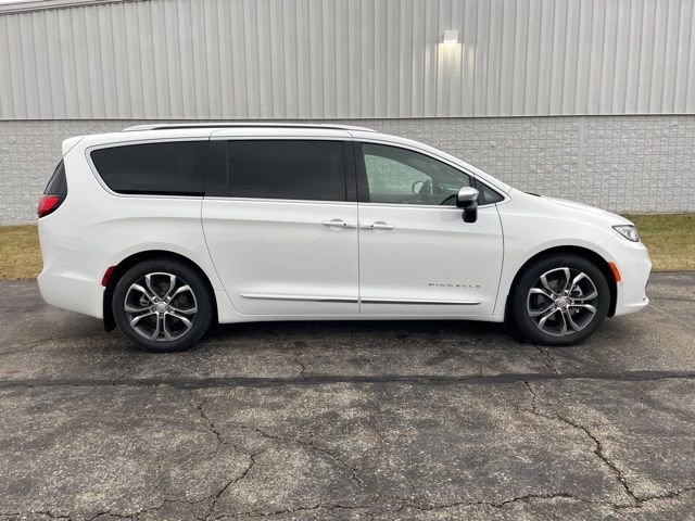 New 2026 Chrysler Pacifica Pinnacle FWD image 19