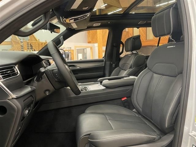 New 2023 Jeep Grand Wagoneer Series II w/ Premium Group II AWD/4WD image 14