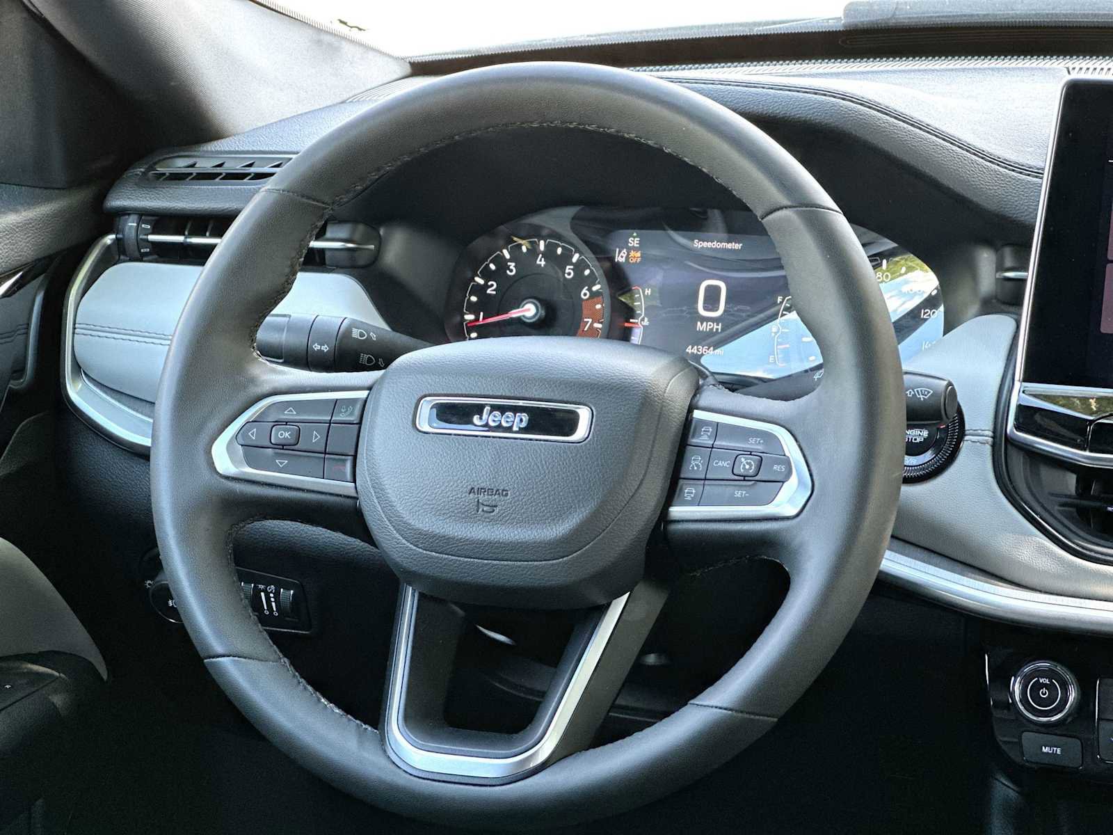 Used 2025 Jeep Compass Limited AWD/4WD image 27