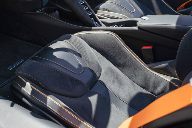 Used 2022 McLaren 720S Spider RWD image 25