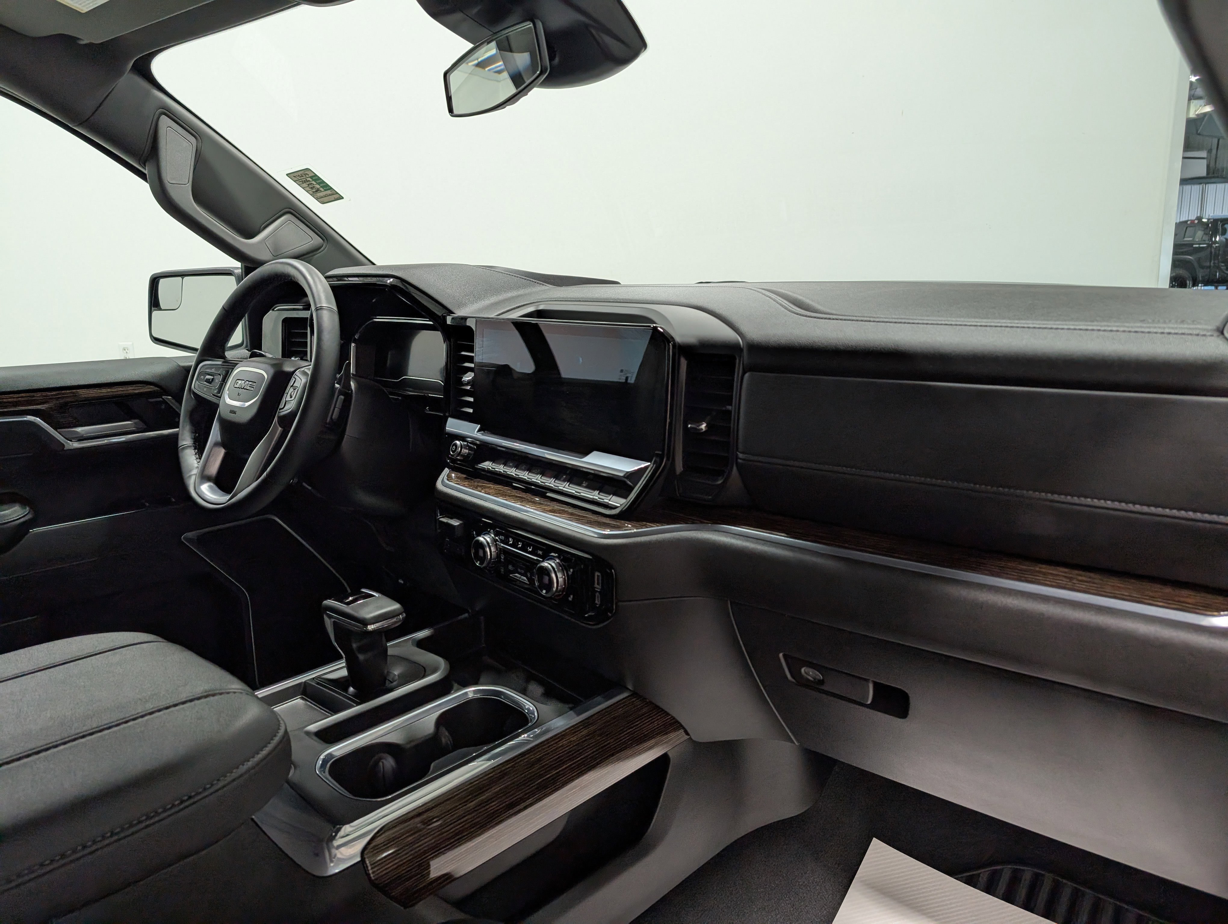 Used 2025 GMC Sierra 1500 Elevation image 20