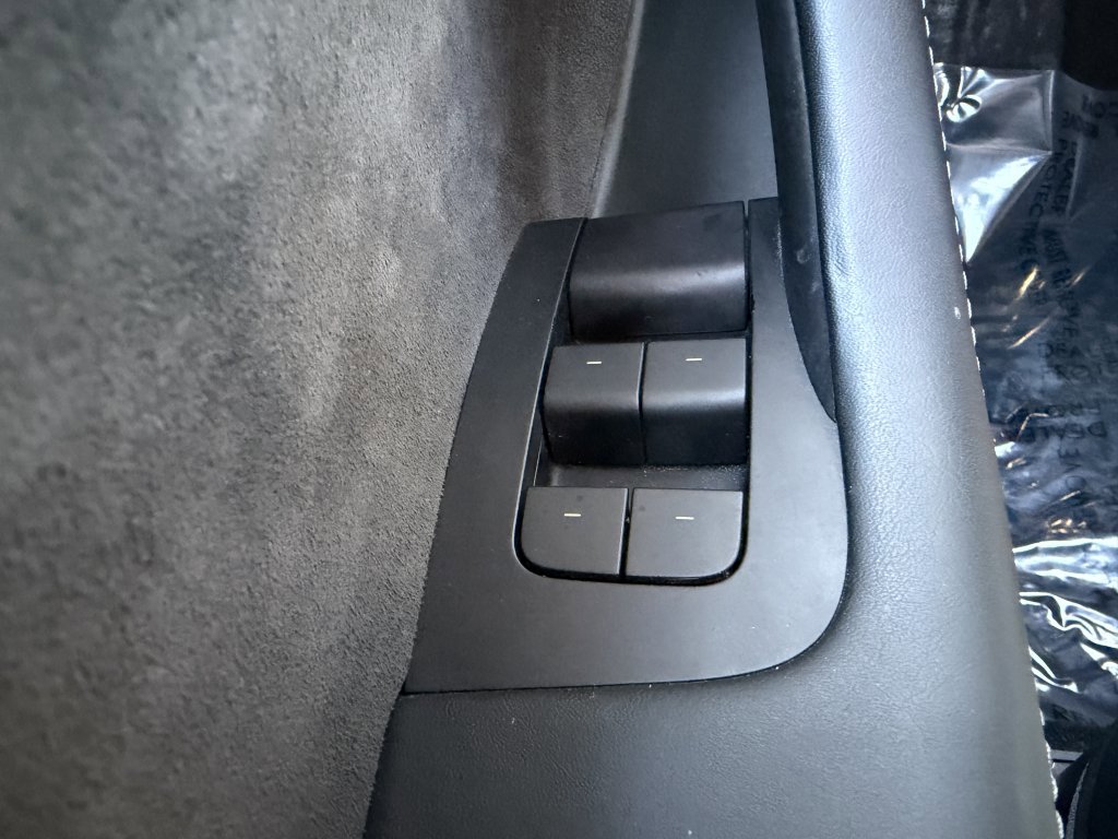 Used 2023 Tesla Model Y Performance image 32