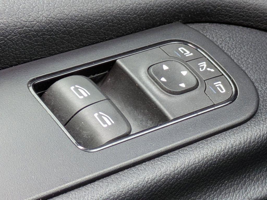 Used 2024 Mercedes-Benz Sprinter 2500 image 28