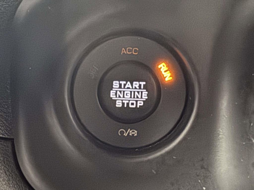 Used 2020 Jeep Wrangler Unlimited Sahara image 29