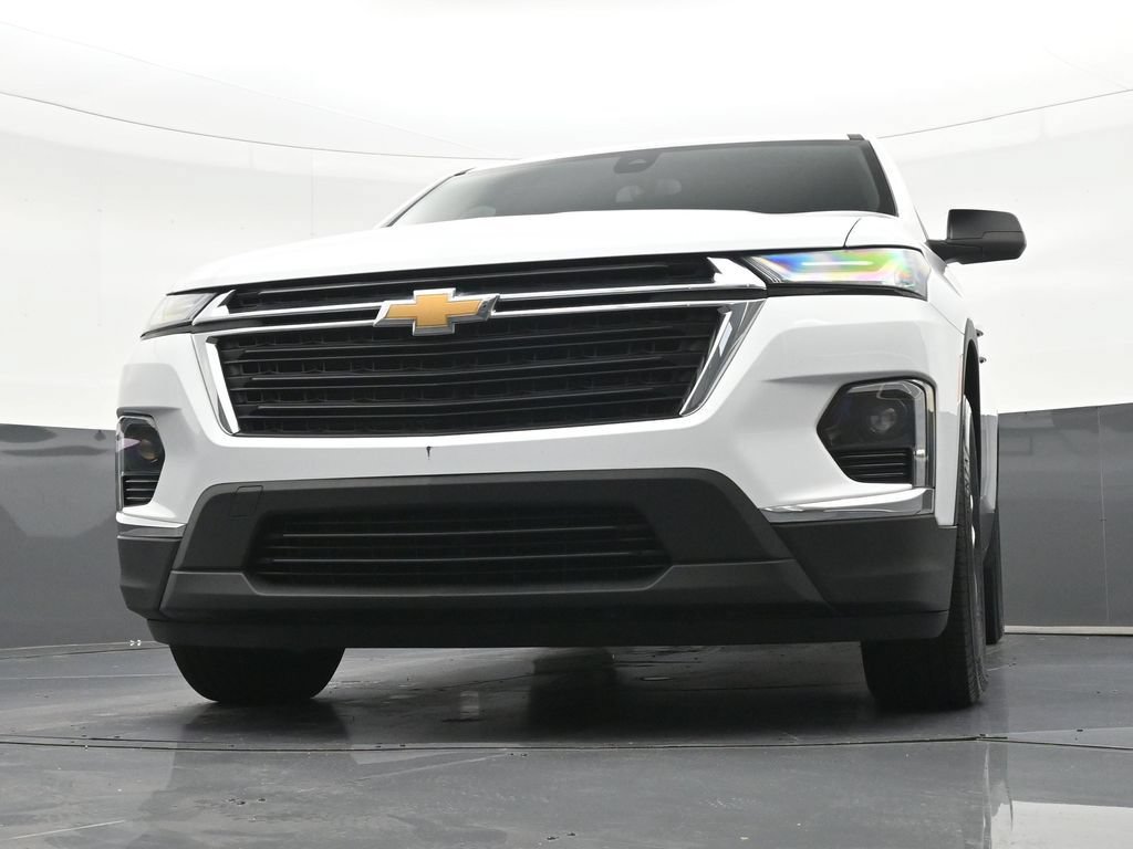 Used 2023 Chevrolet Traverse LS FWD image 35