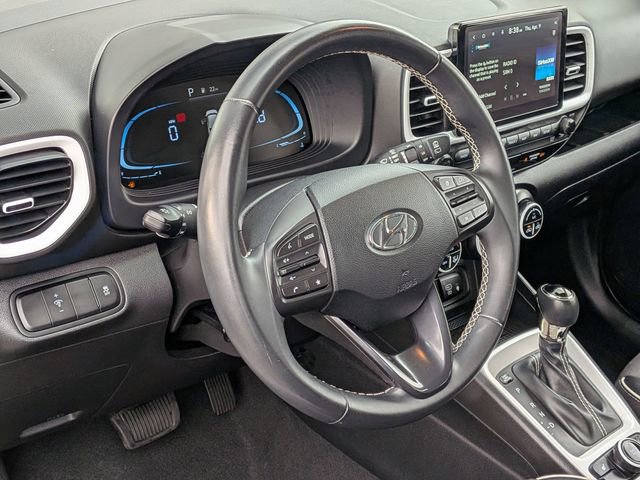 Used 2023 Hyundai Venue Limited FWD image 14