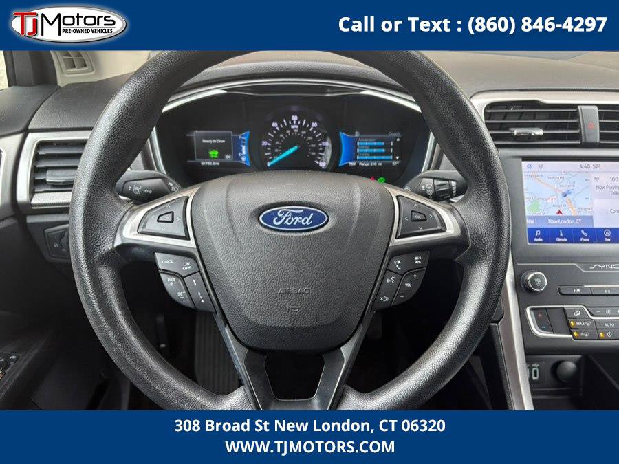 Used 2020 Ford Fusion SE image 16