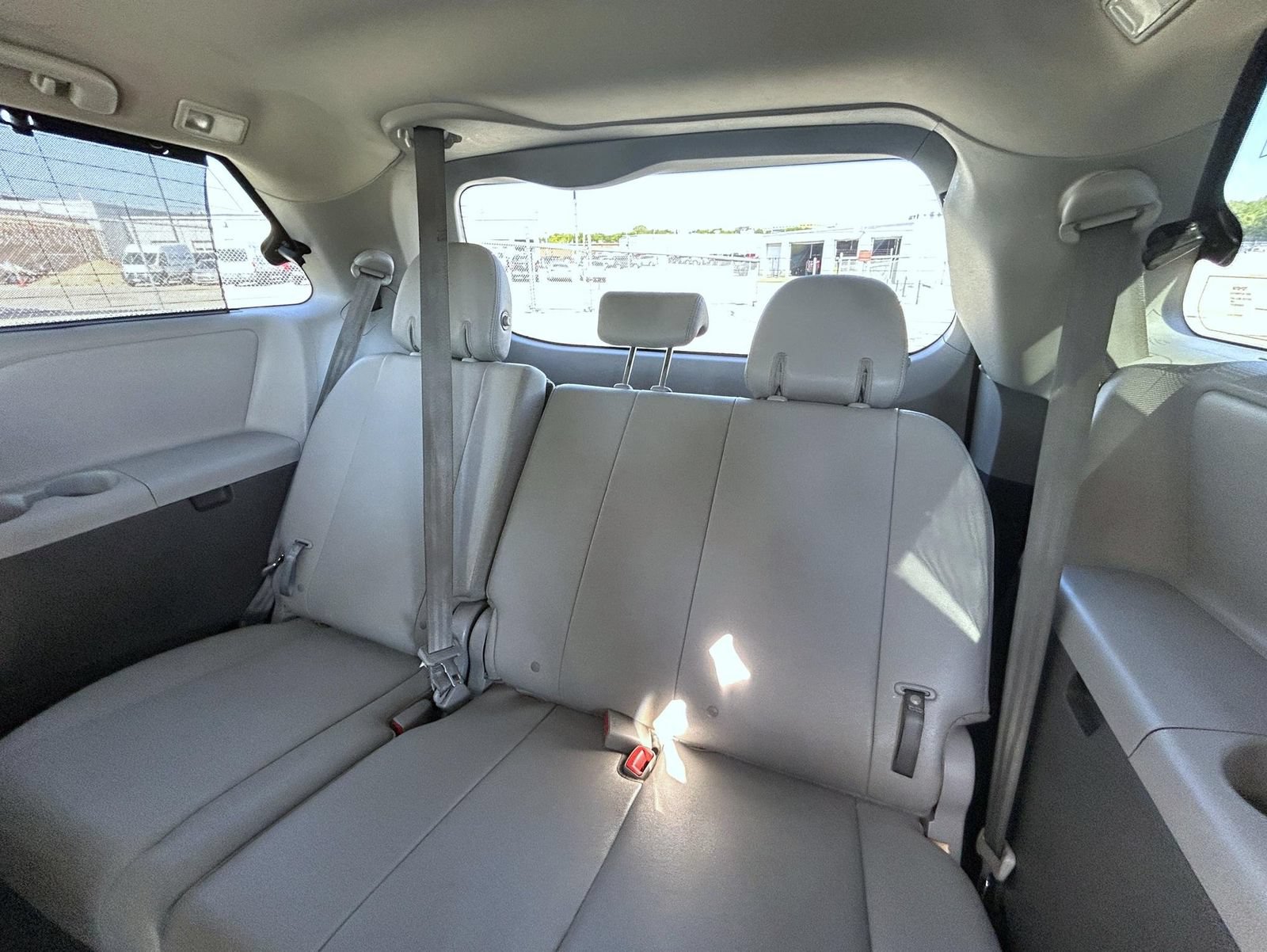 Used 2015 Toyota Sienna XLE w/ XLE Navigation Package FWD image 20