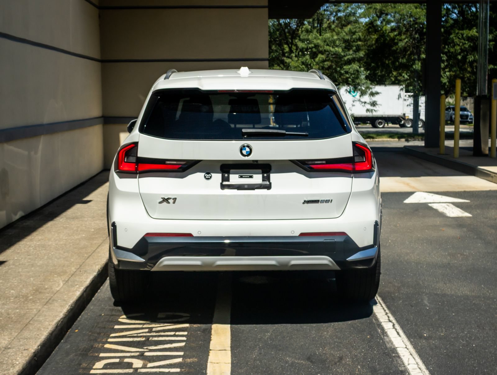 Used 2023 BMW X1 xDrive28i w/ Convenience Package AWD/4WD image 7