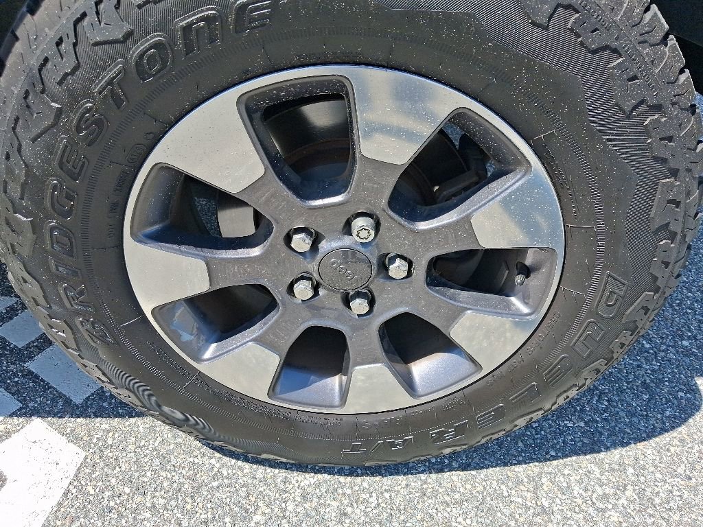 Used 2019 Jeep Wrangler Unlimited Sahara AWD/4WD image 14