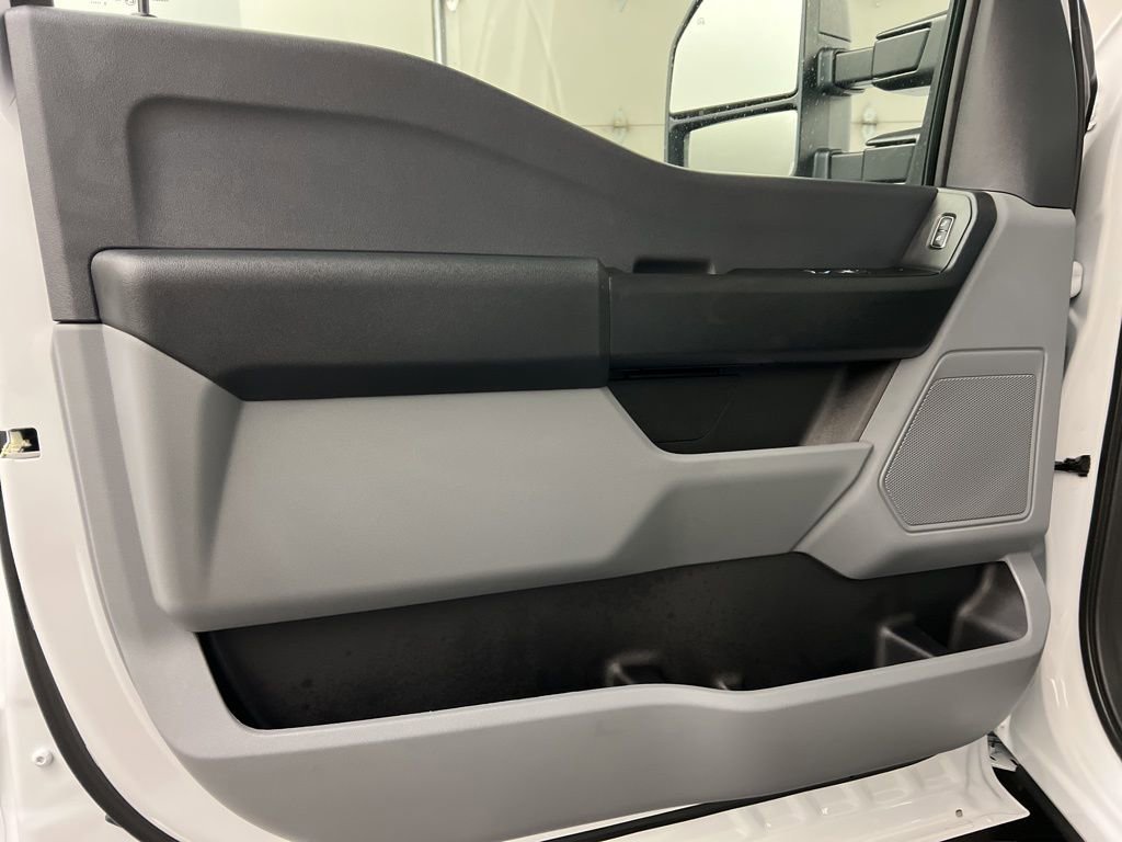 New 2026 Ford F550 4x4 Regular Cab Super Duty image 26