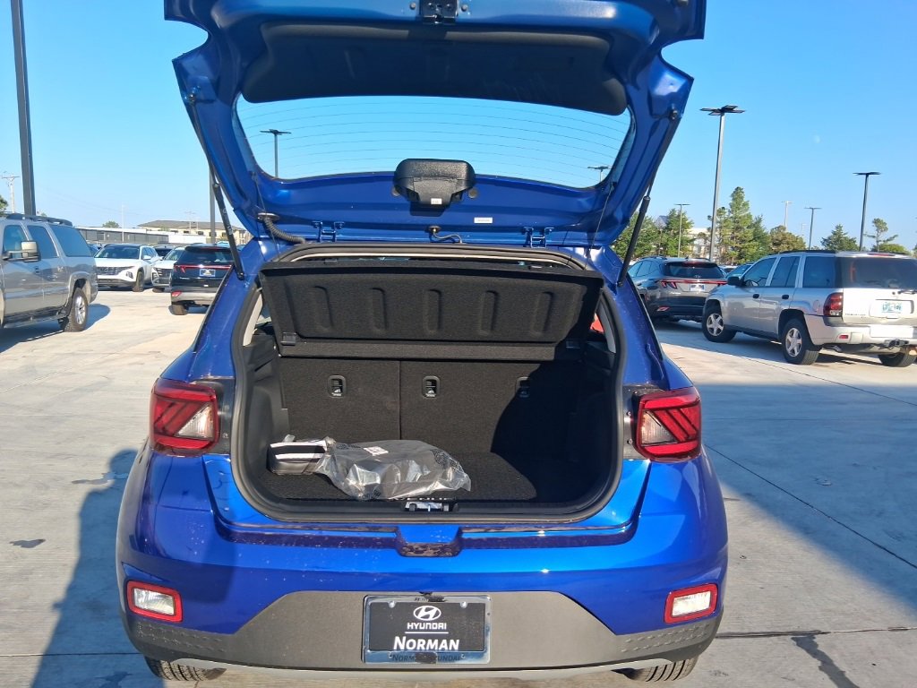 New 2025 Hyundai Venue Limited image 14