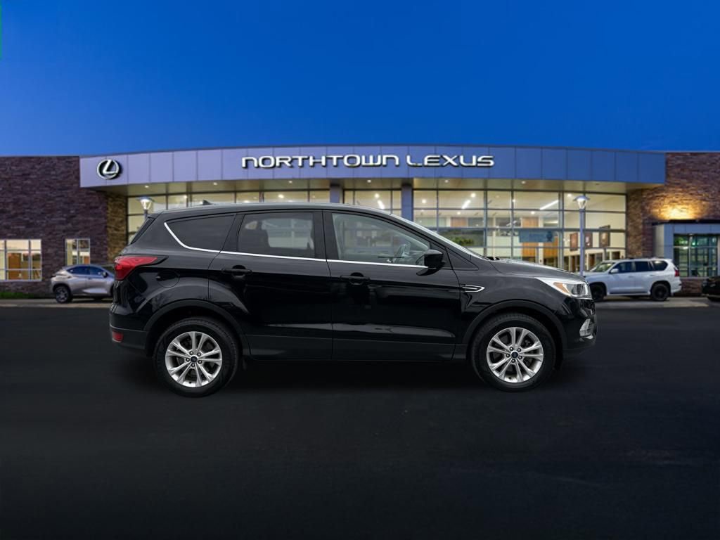 Used 2019 Ford Escape SE image 22