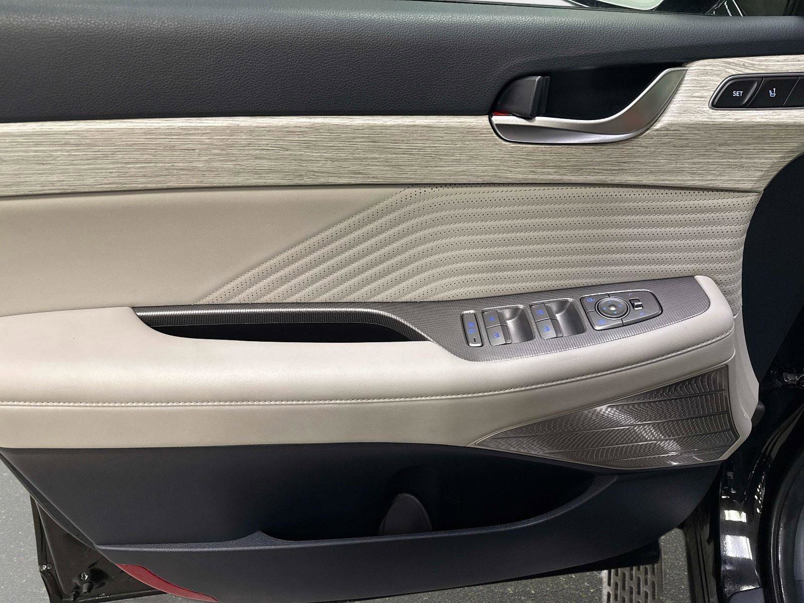 Used 2024 Hyundai Palisade Calligraphy image 18