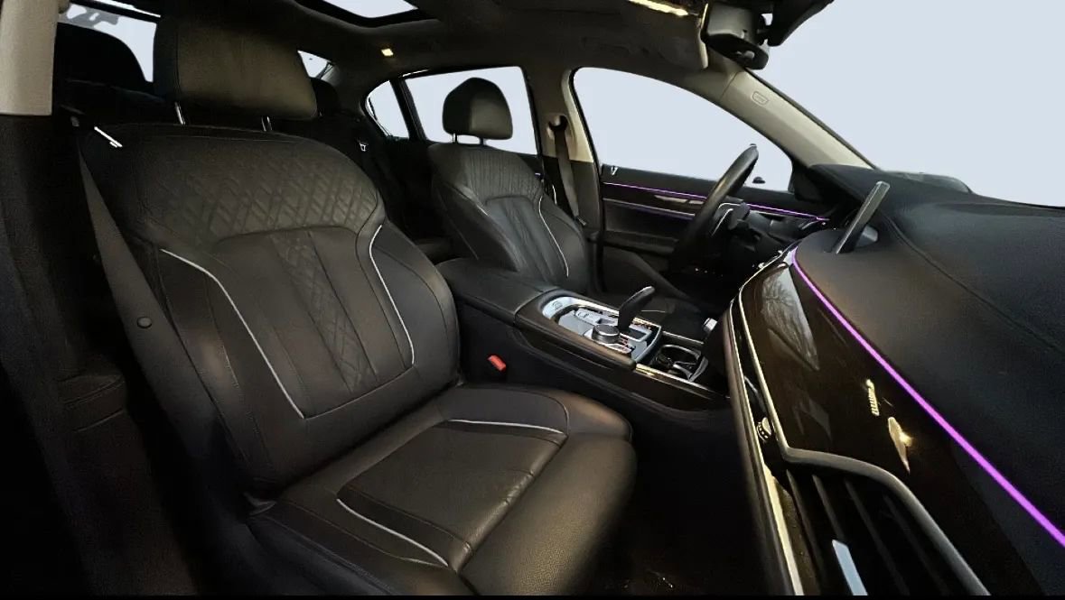 Used 2022 BMW 740i 740i Sedan 4D image 17