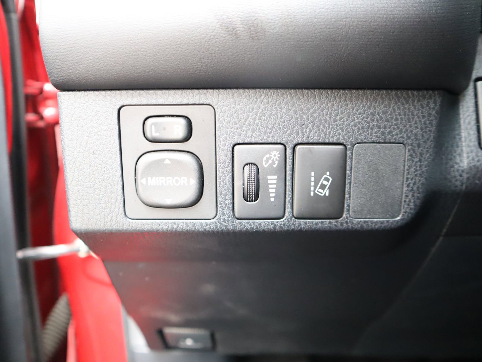 Used 2017 Toyota RAV4 SE w/ Advanced Technology Package AWD/4WD image 33