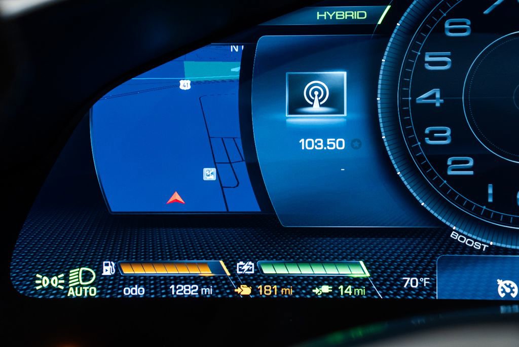 Certified 2022 Ferrari SF90 Spider AWD/4WD image 32