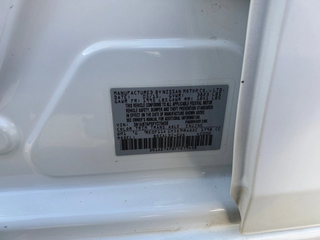 Used 2015 Nissan Sentra SV w/ Navigation Package FWD image 24