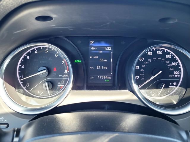 Used 2020 Toyota Camry SE w/ Convenience Package image 21
