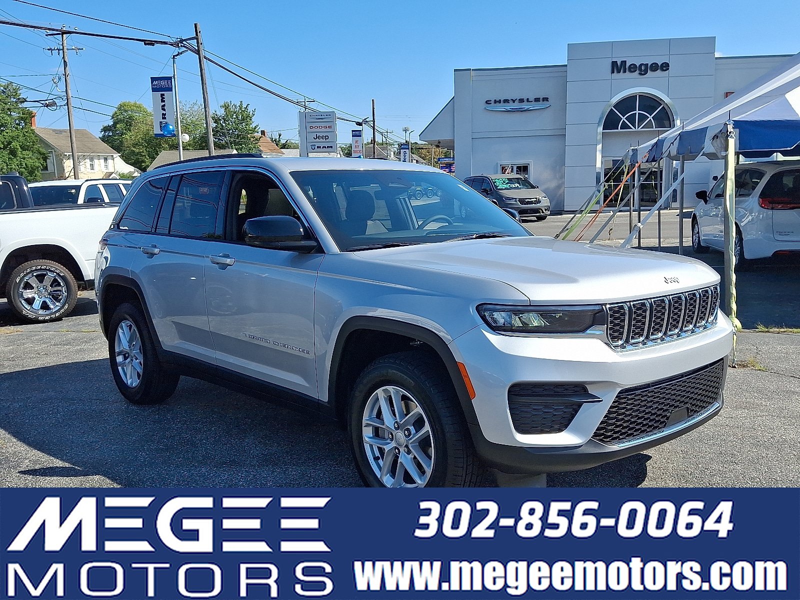 New 2025 Jeep Grand Cherokee Laredo X w/ Luxury Tech Group I