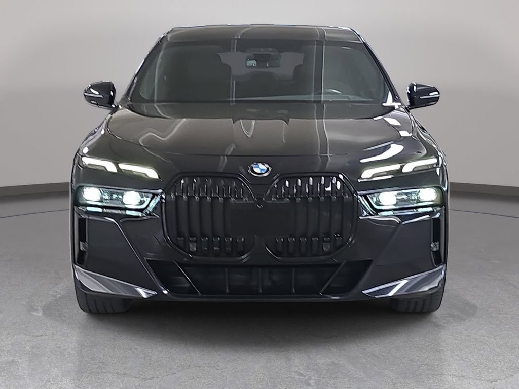 Certified 2023 BMW 740i RWD image 3