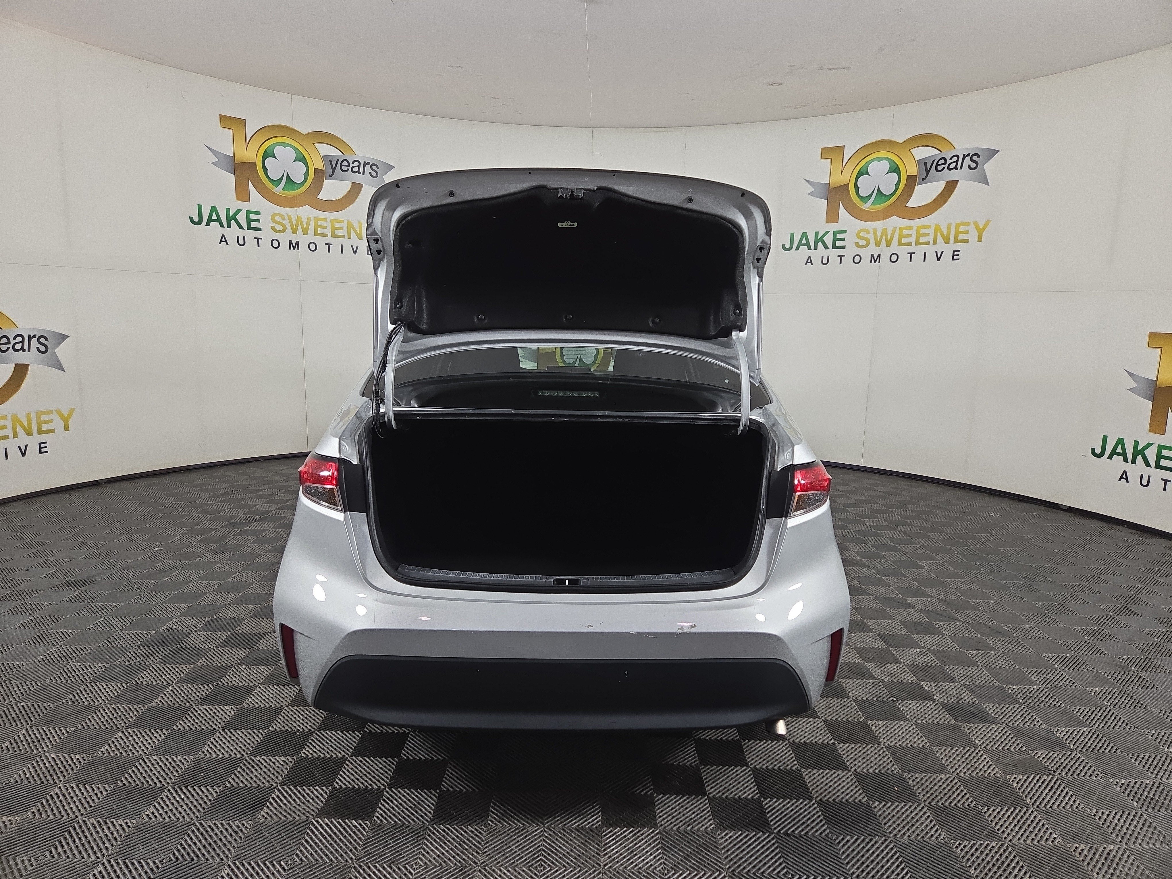 Used 2023 Toyota Corolla LE FWD image 31