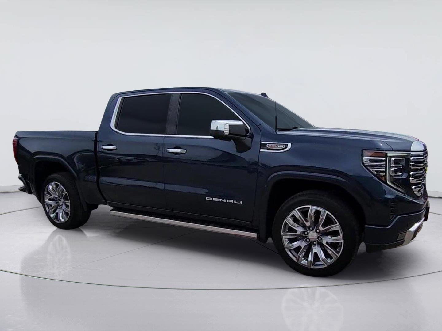Certified 2022 GMC Sierra 1500 Denali w/ Denali Reserve Package AWD/4WD image 2