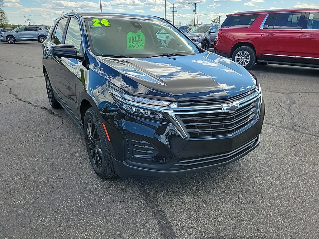 Used 2024 Chevrolet Equinox LS w/ Midnight Edition FWD image 2