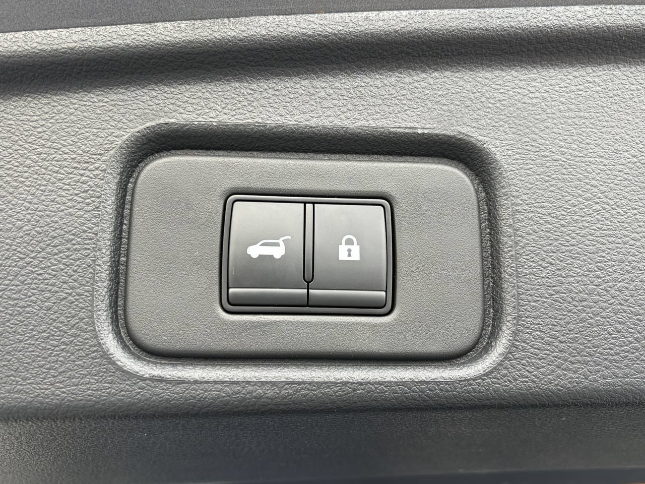 Certified 2025 Nissan Pathfinder SV w/ SV Premium Package FWD image 29