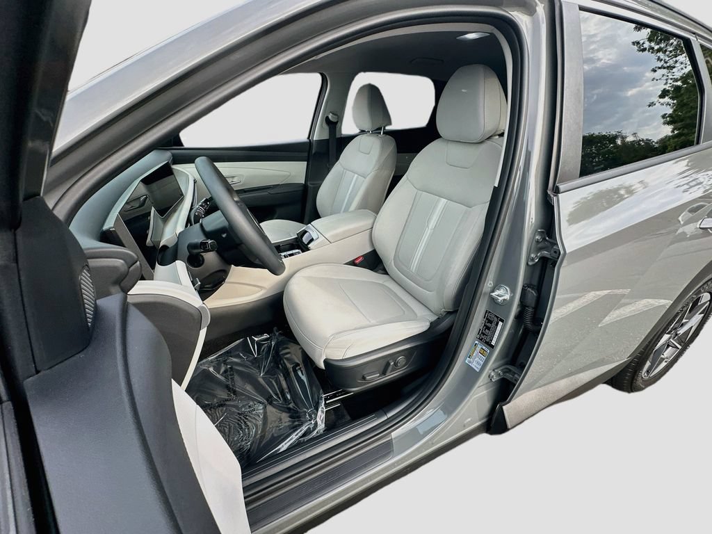 Used 2025 Hyundai Tucson SEL FWD image 19