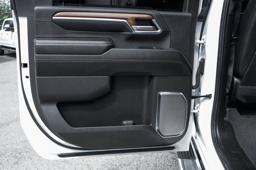 Used 2024 Chevrolet Silverado 2500 High Country w/ High Country Premium Package image 38