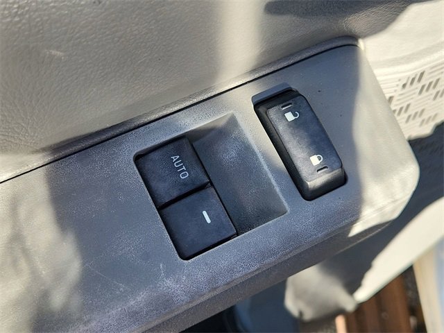 Used 2011 Ford E-350 and Econoline 350 XLT image 19