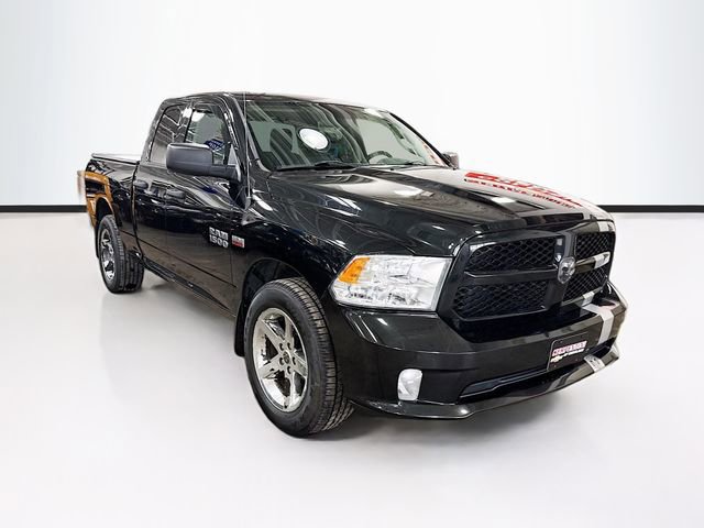 Used 2017 RAM 1500 Express w/ Express Value Package AWD/4WD image 3