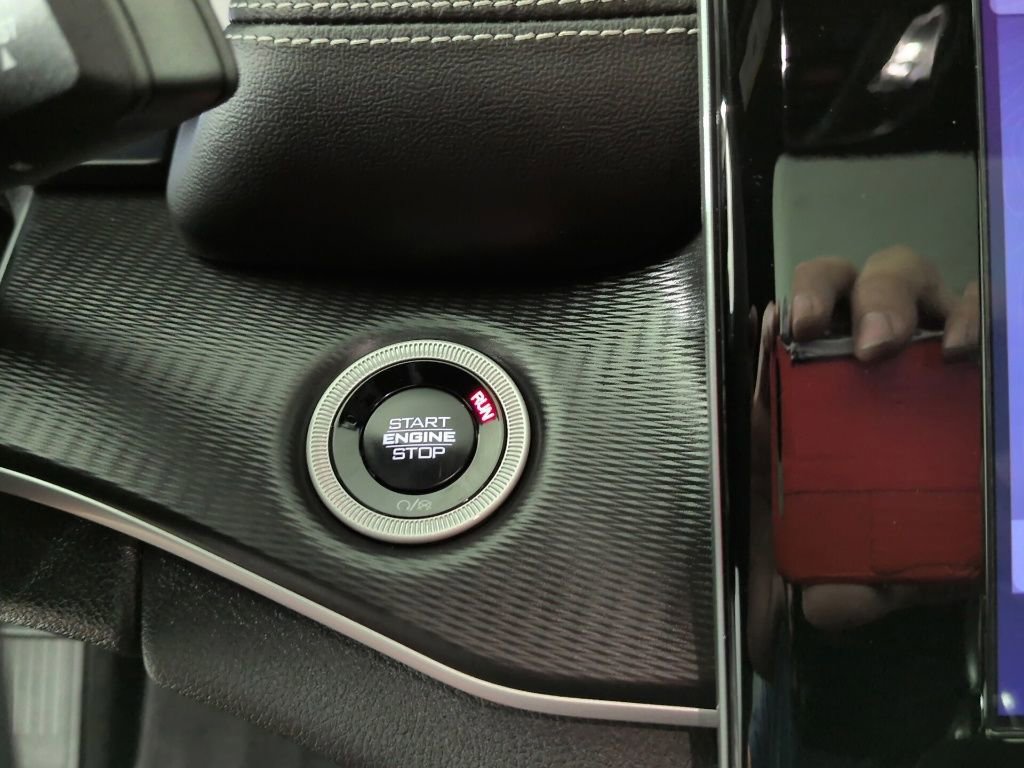 Certified 2025 Jeep Grand Cherokee Altitude AWD/4WD image 20