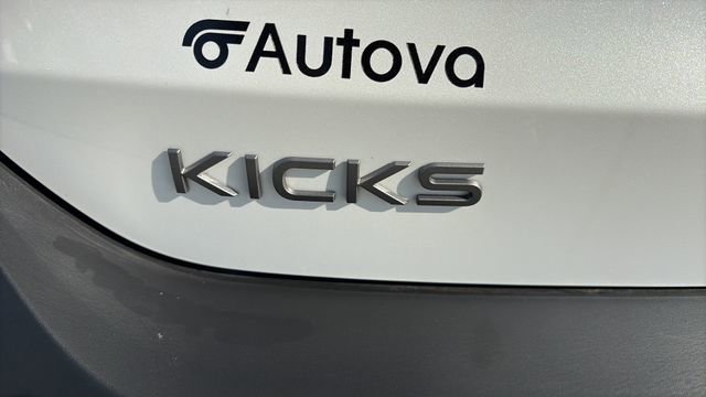 Used 2025 Nissan Kicks SR w/ SR Premium Package image 30