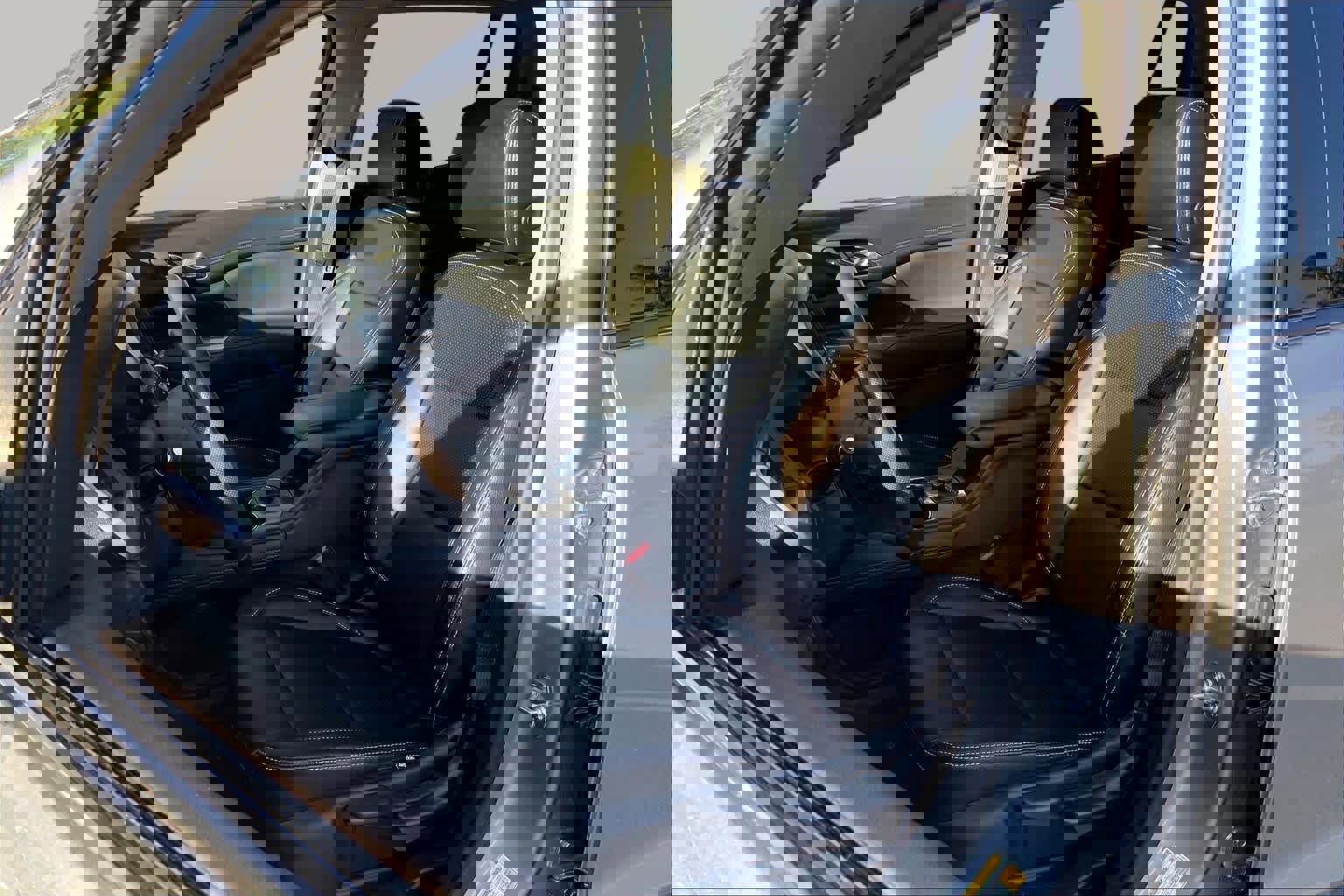 Used 2023 GMC Acadia SLE w/ Elevation Edition image 7