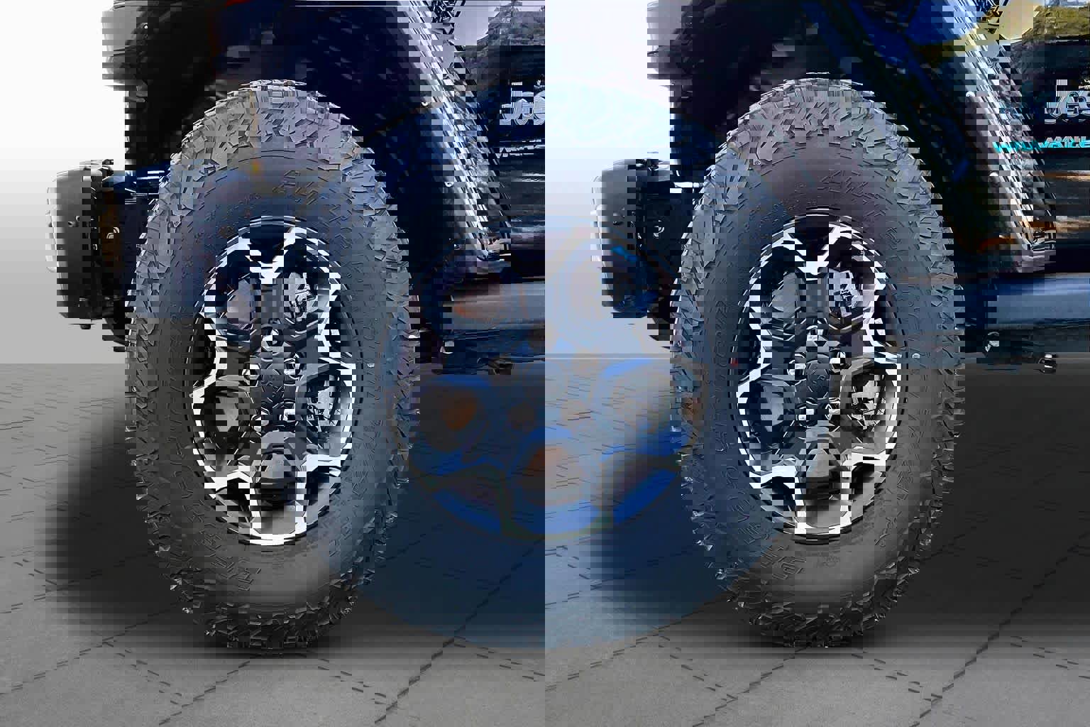 Used 2023 Jeep Wrangler Unlimited Rubicon 4xe w/ Steel Bumper Group image 11