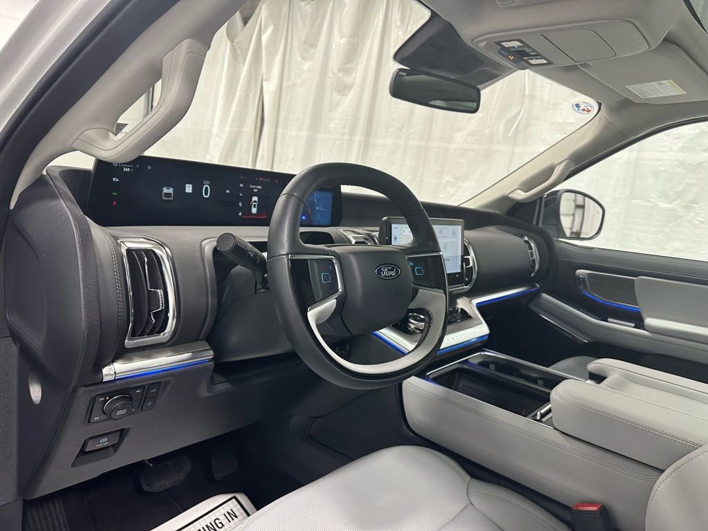 Used 2025 Ford Expedition Platinum image 15