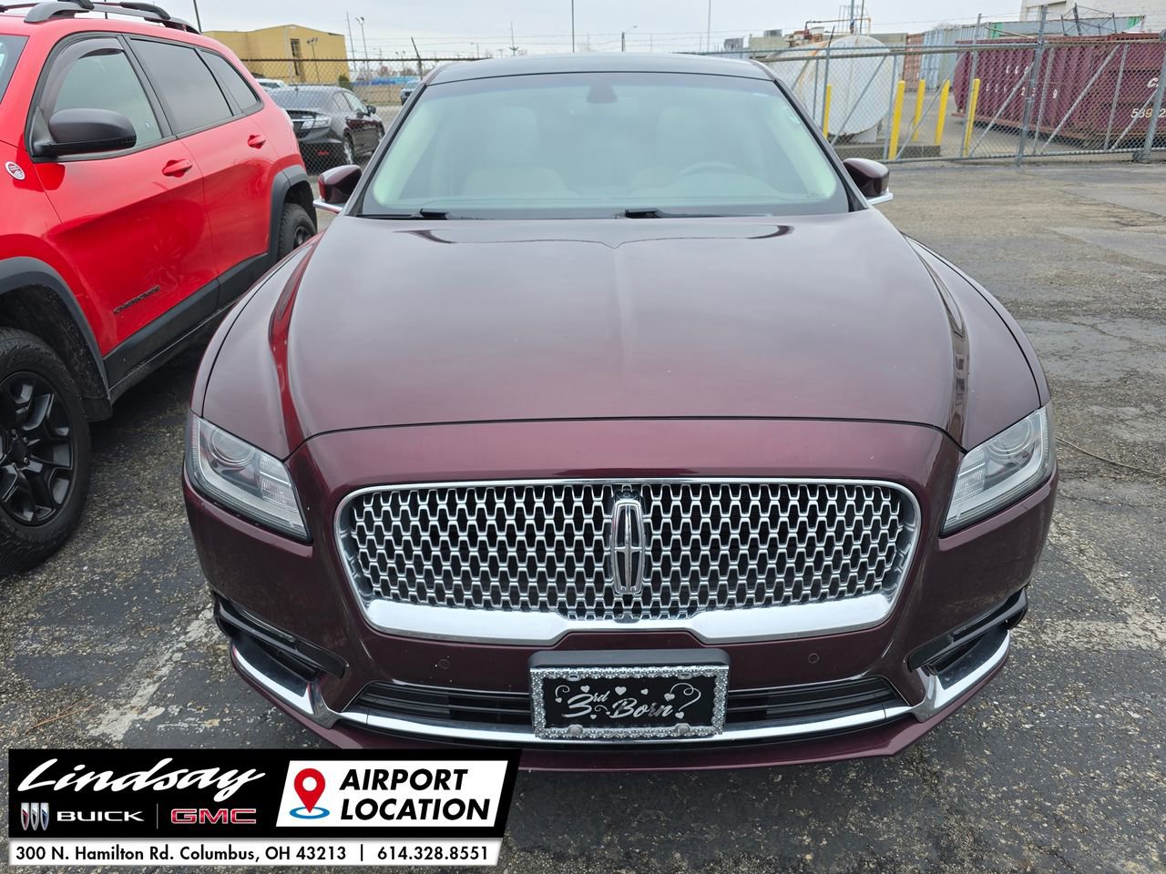 Used 2017 Lincoln Continental Select image 9