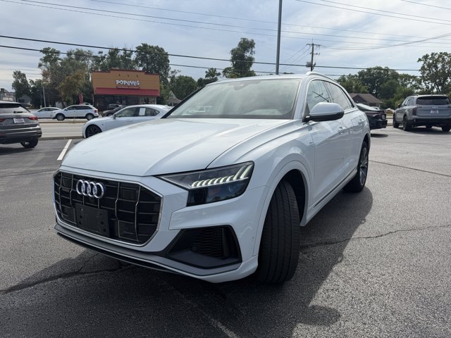 Used 2023 Audi Q8 Premium Plus AWD/4WD image 2