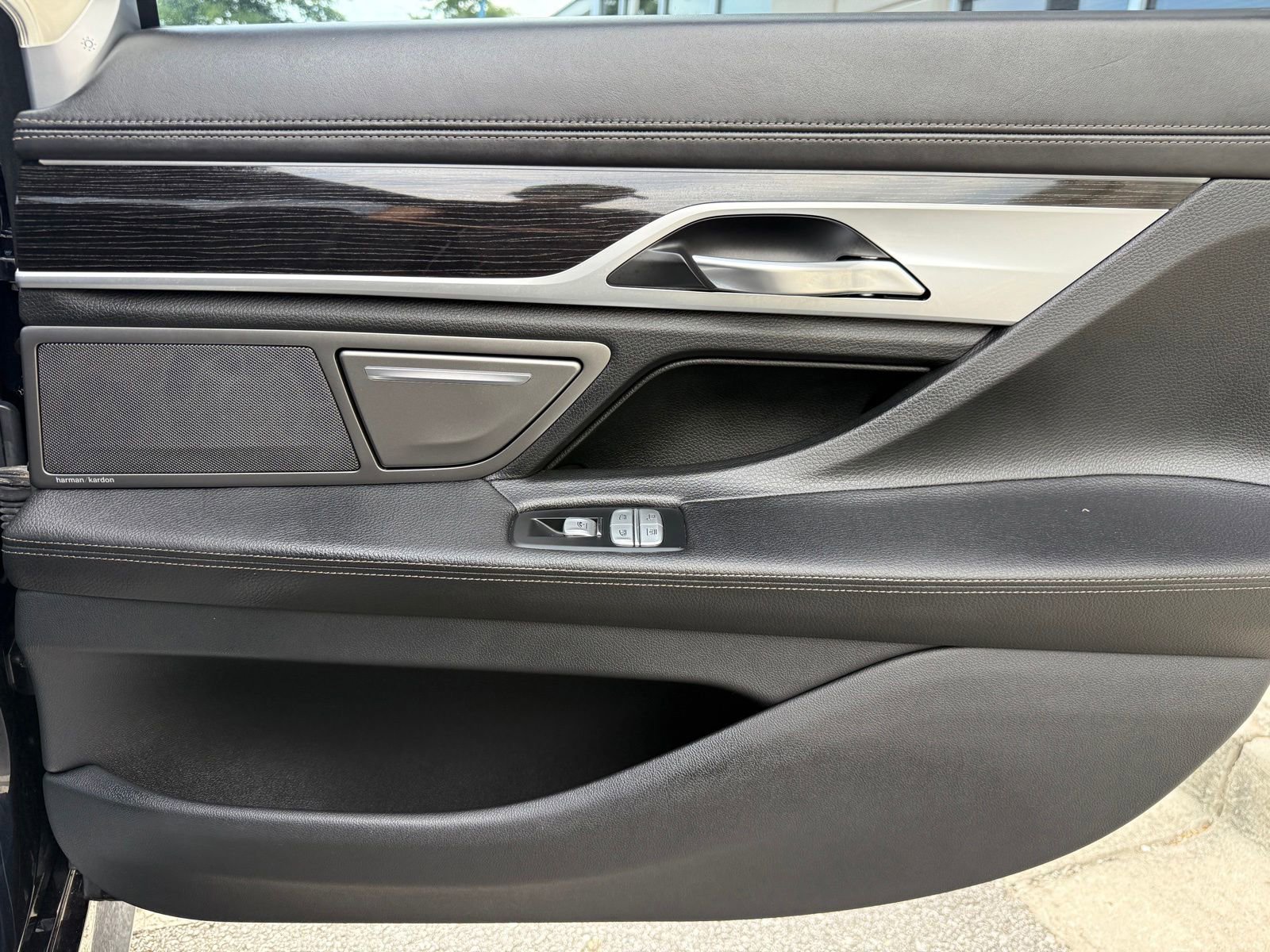 Used 2019 BMW 740i w/ Executive Package RWD image 45