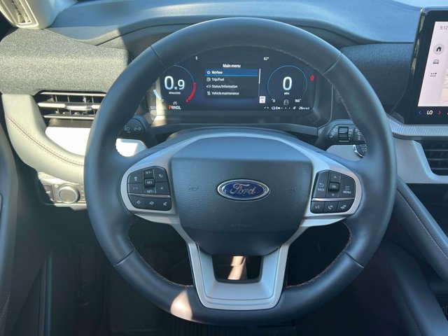 Used 2026 Ford Explorer Active AWD/4WD image 16