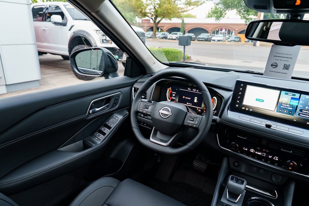 New 2026 Nissan Rogue Platinum image 11